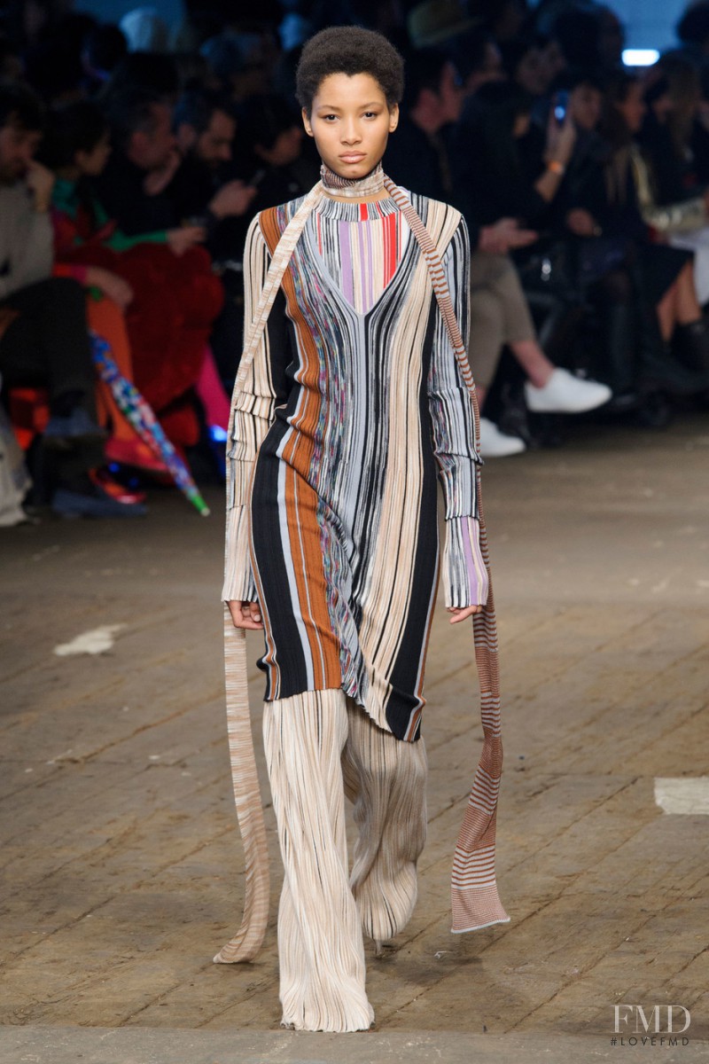 Lineisy Montero featured in  the Missoni fashion show for Autumn/Winter 2016