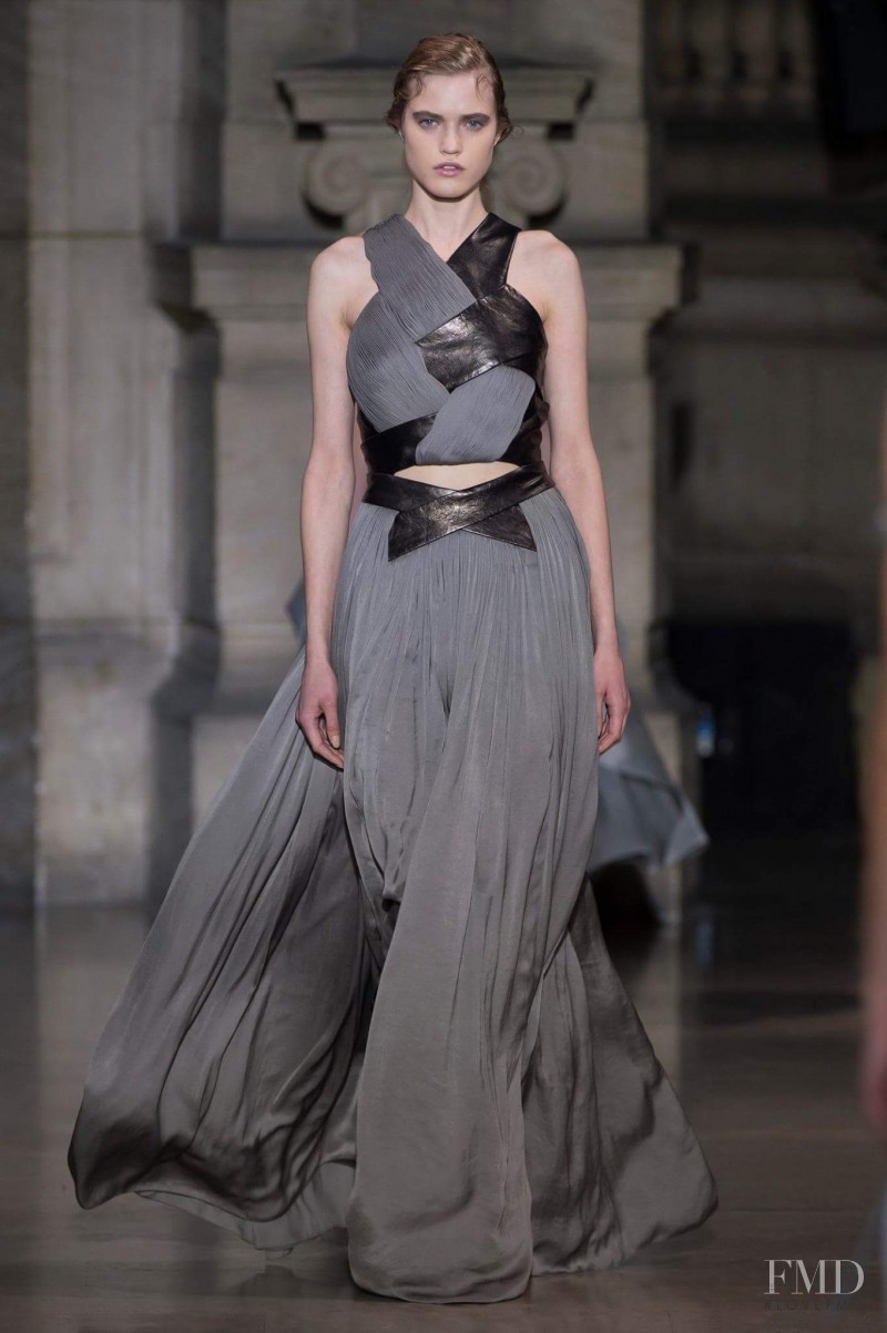 Yiqing Yin fashion show for Spring/Summer 2016