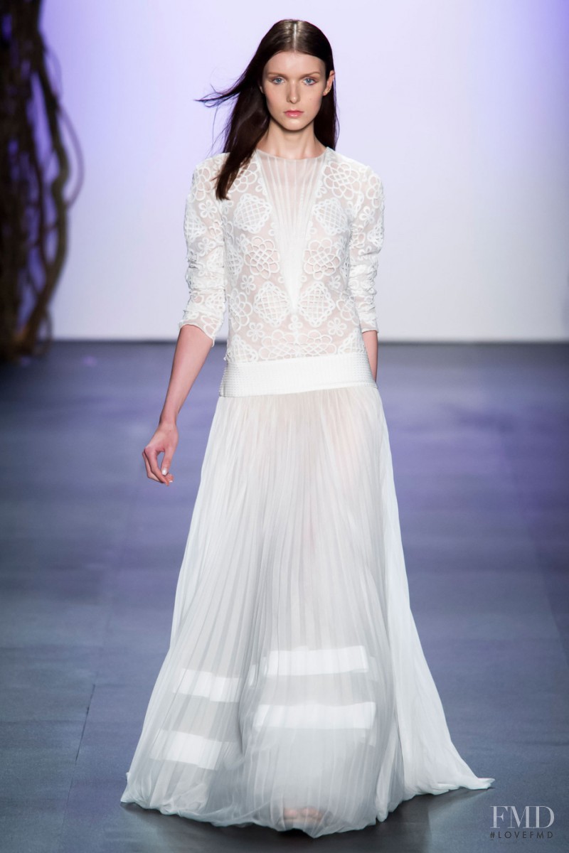 Tadashi Shoji fashion show for Spring/Summer 2016