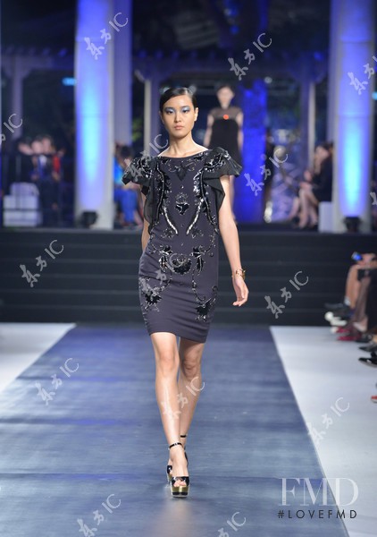 Yue Han featured in  the Shanghai Tang fashion show for Spring/Summer 2015