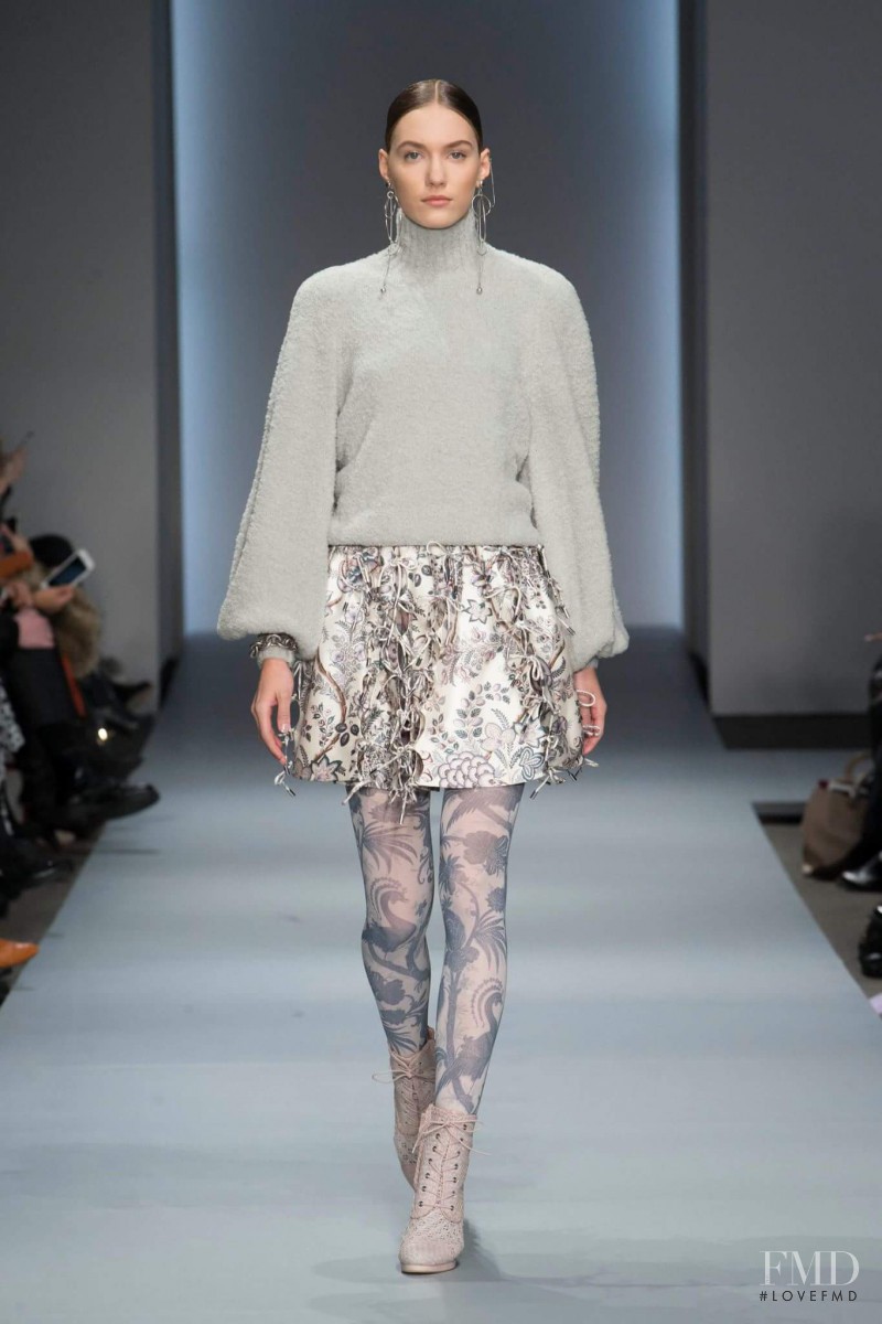 Vera Vavrova featured in  the Zimmermann fashion show for Autumn/Winter 2016