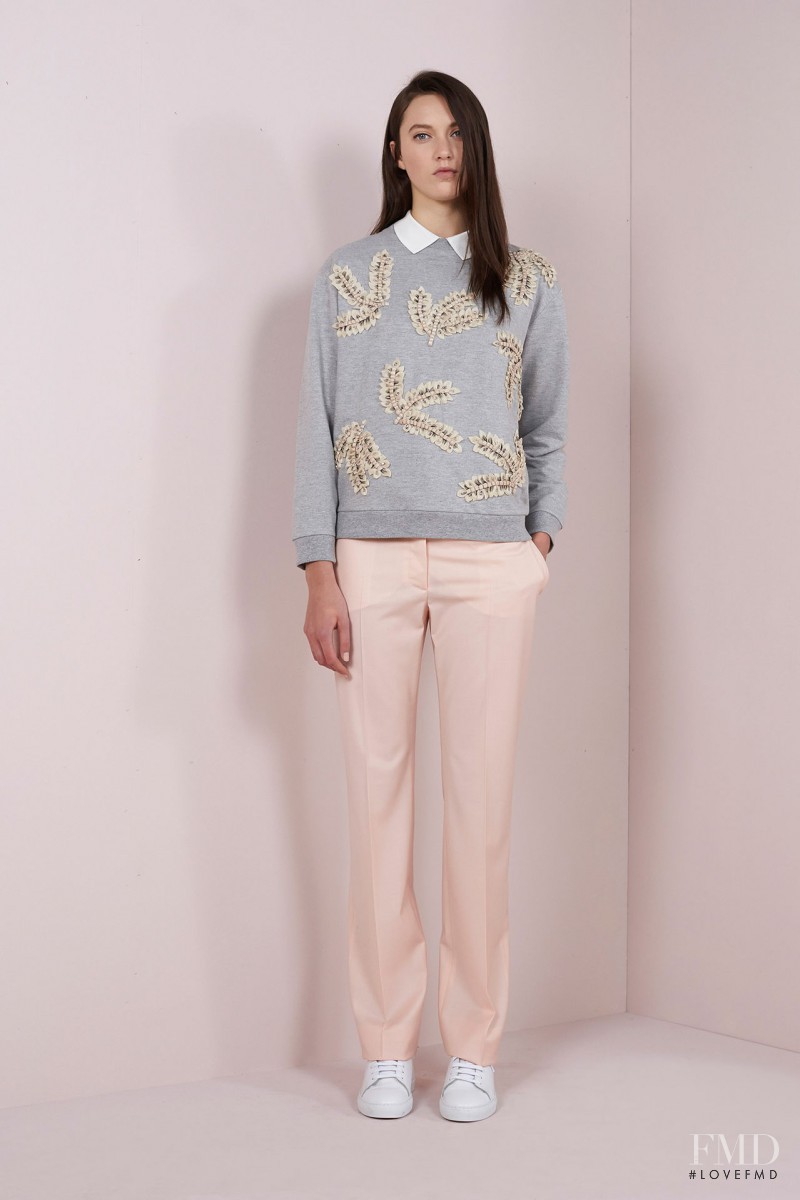 Matilda Lowther featured in  the Paul et Joe fashion show for Pre-Fall 2015