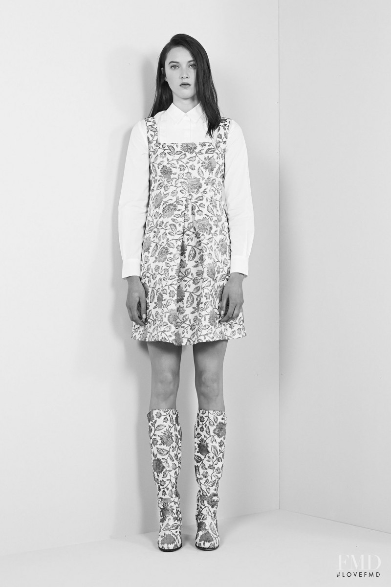 Matilda Lowther featured in  the Paul et Joe fashion show for Pre-Fall 2015