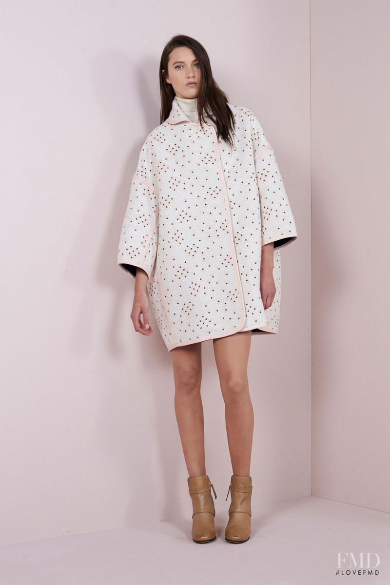 Matilda Lowther featured in  the Paul et Joe fashion show for Pre-Fall 2015