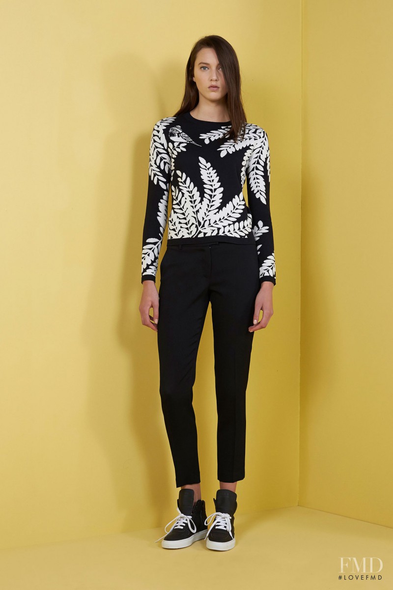 Matilda Lowther featured in  the Paul et Joe fashion show for Pre-Fall 2015