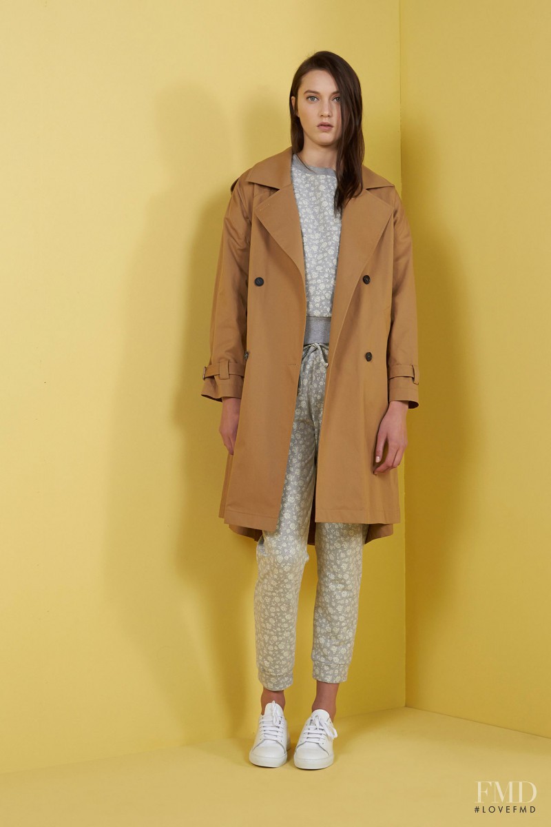 Matilda Lowther featured in  the Paul et Joe fashion show for Pre-Fall 2015