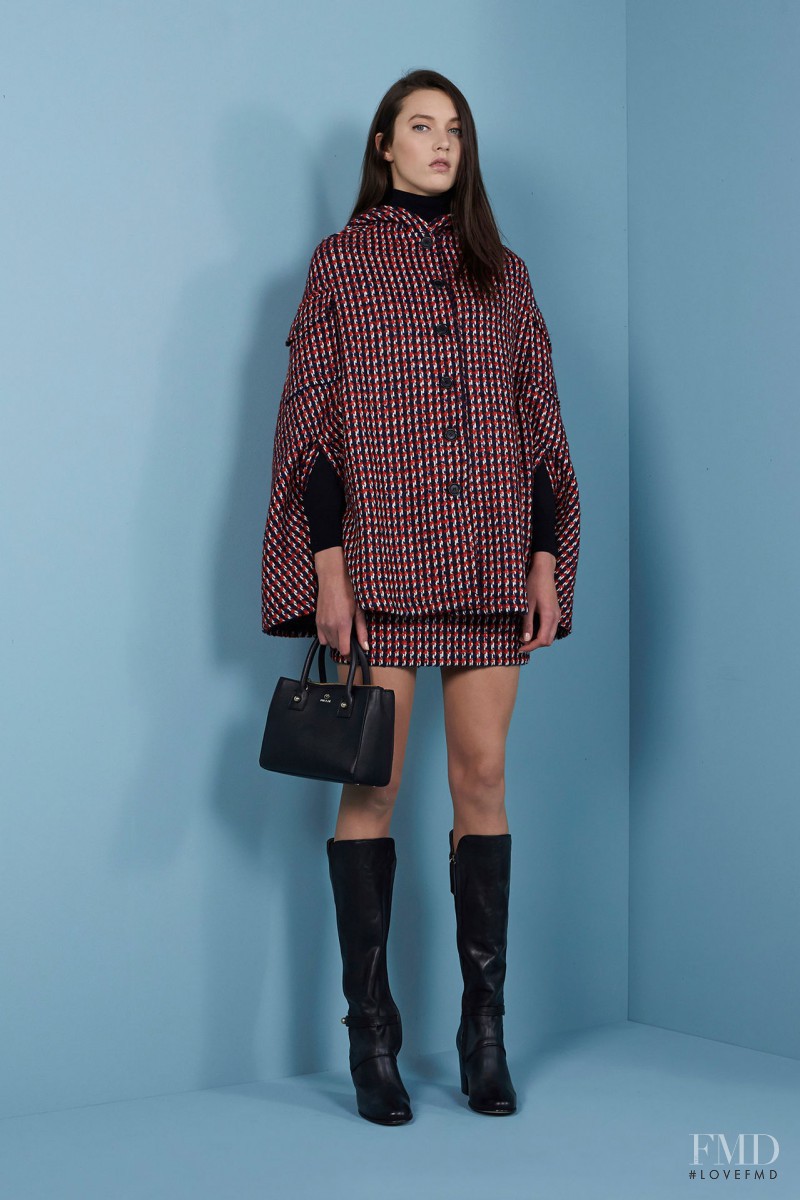 Matilda Lowther featured in  the Paul et Joe fashion show for Pre-Fall 2015