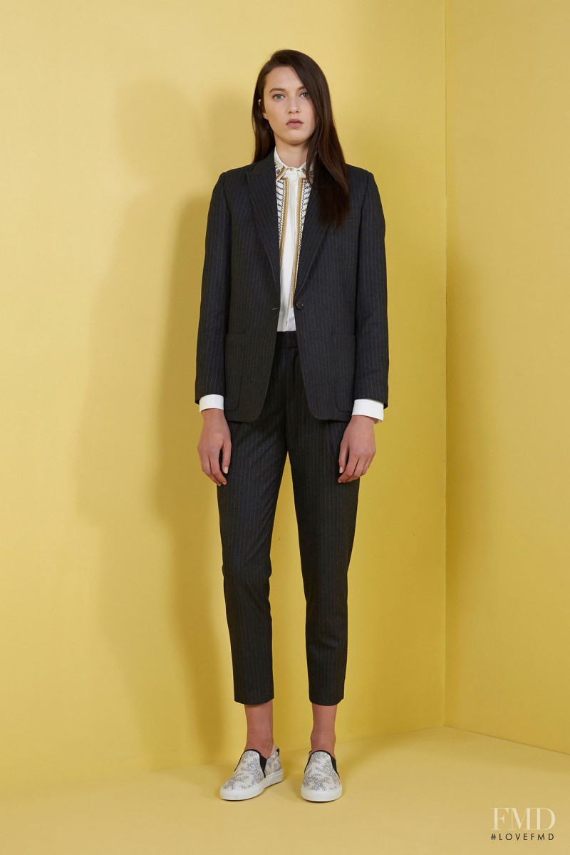 Matilda Lowther featured in  the Paul et Joe fashion show for Pre-Fall 2015