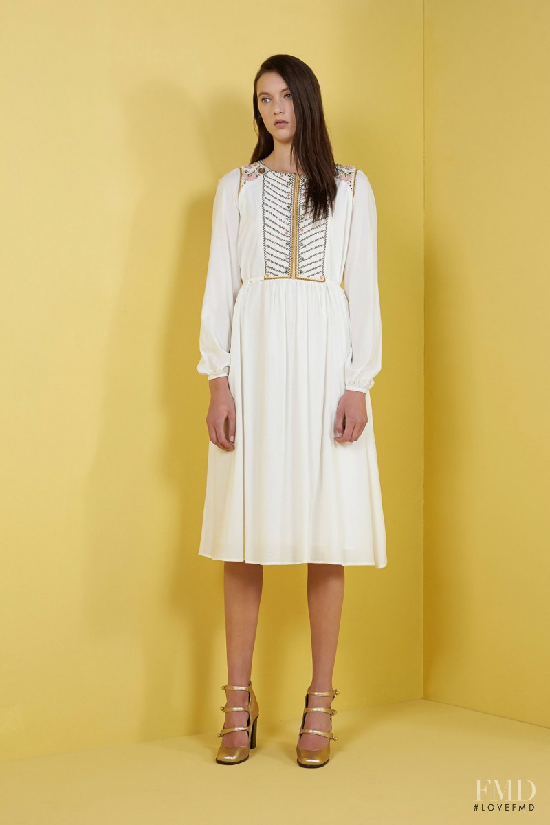 Matilda Lowther featured in  the Paul et Joe fashion show for Pre-Fall 2015