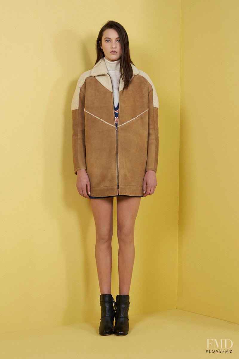 Matilda Lowther featured in  the Paul et Joe fashion show for Pre-Fall 2015