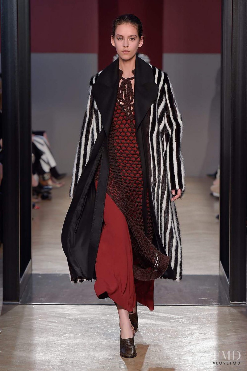 Nirvana Naves featured in  the Sportmax fashion show for Autumn/Winter 2016