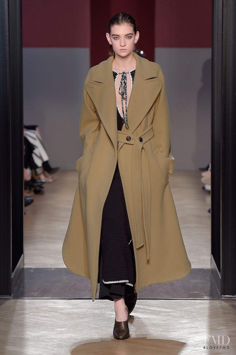 Yuliia Ratner featured in  the Sportmax fashion show for Autumn/Winter 2016