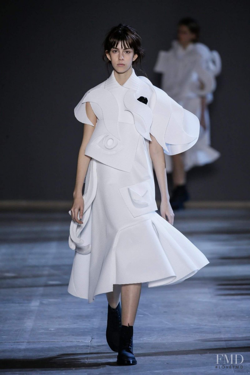 Mayka Merino featured in  the Viktor & Rolf fashion show for Spring/Summer 2016