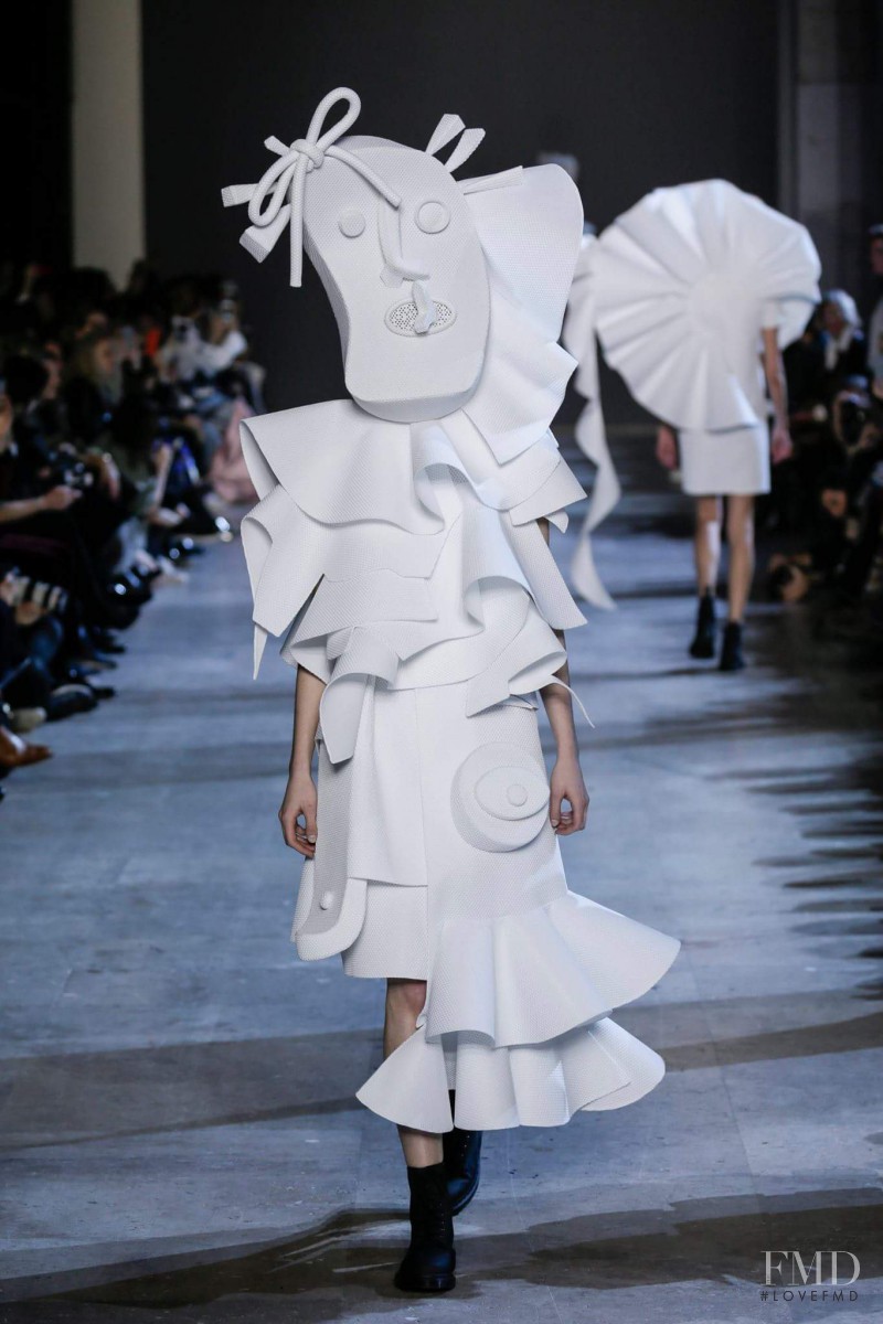 Viktor & Rolf fashion show for Spring/Summer 2016