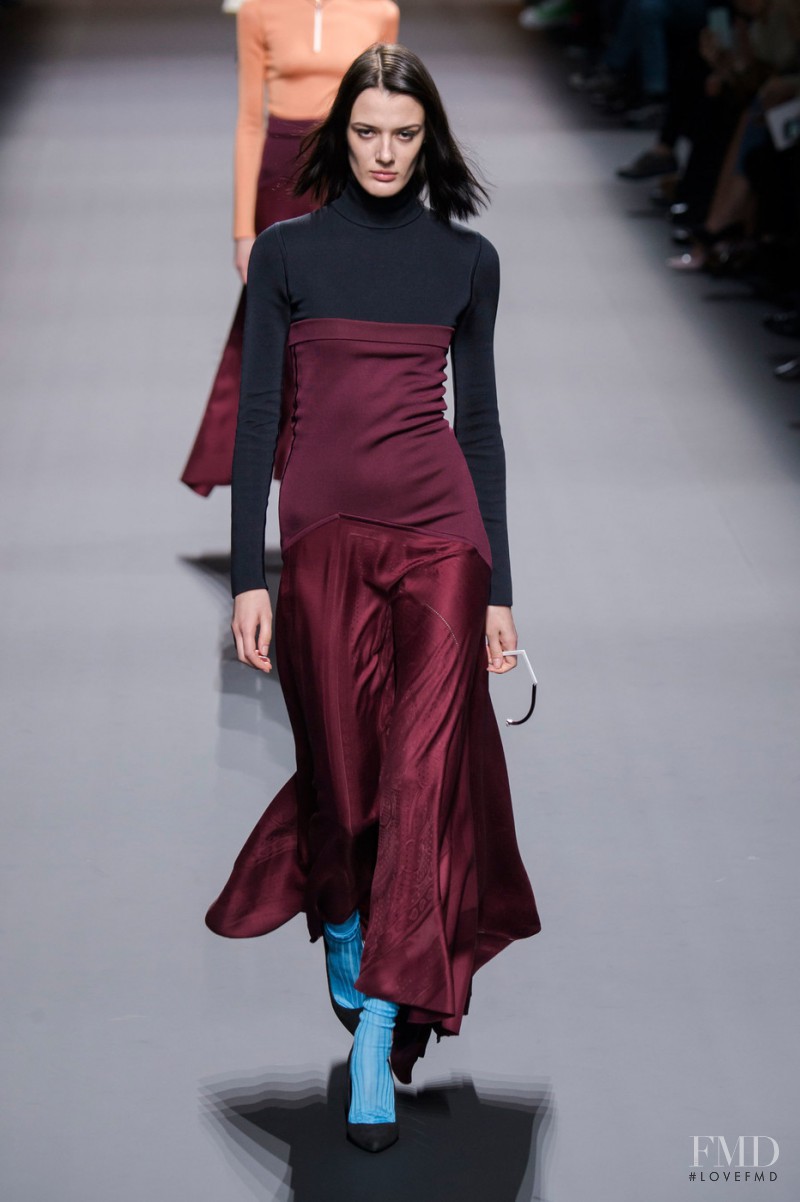 Marfa Zoe Manakh featured in  the Hermès fashion show for Autumn/Winter 2016