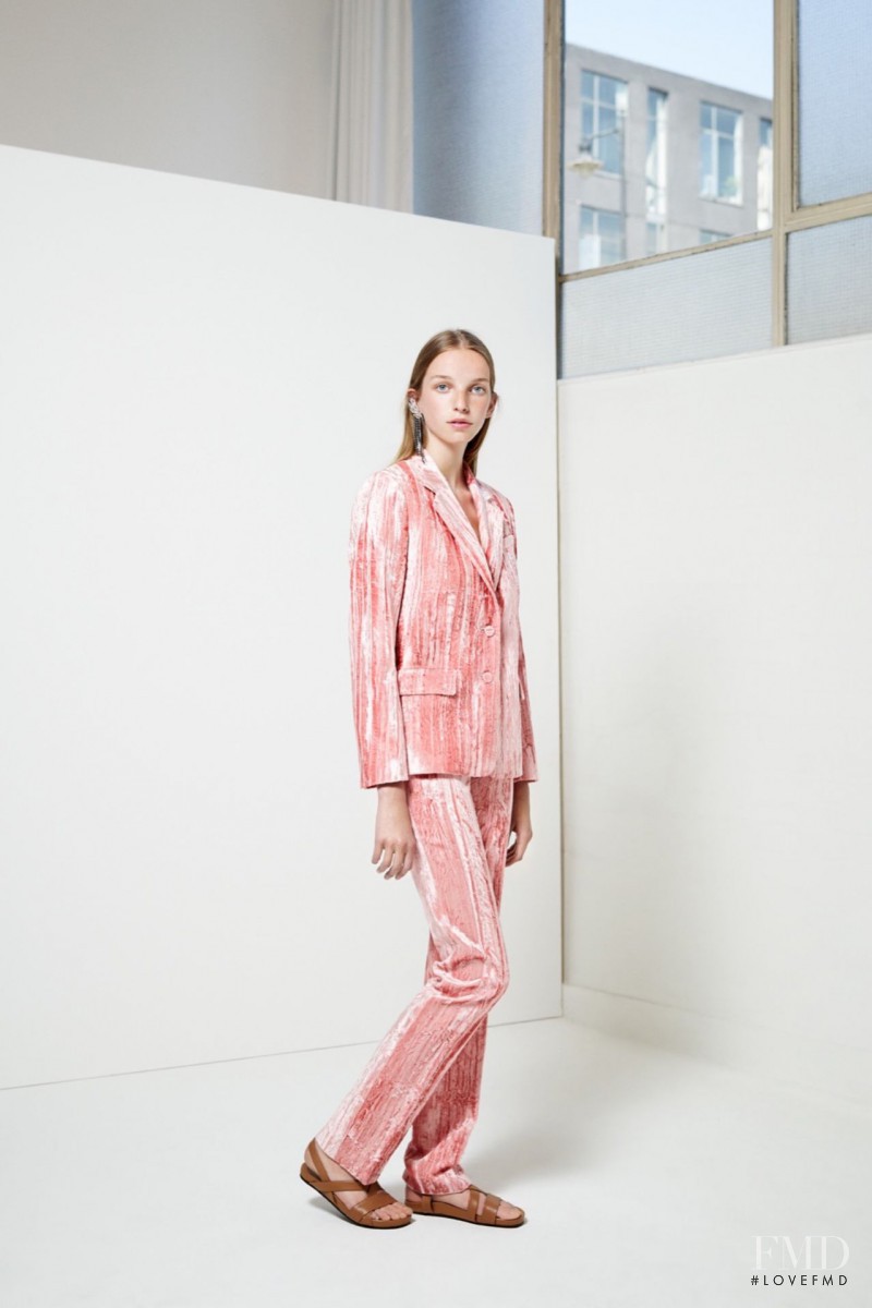 Jamilla Hoogenboom featured in  the Topshop fashion show for Resort 2016