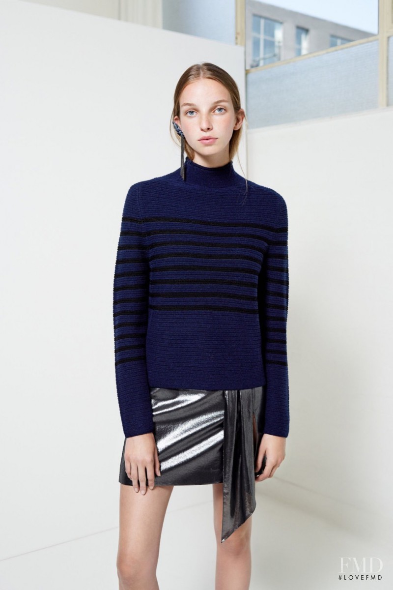 Jamilla Hoogenboom featured in  the Topshop fashion show for Resort 2016