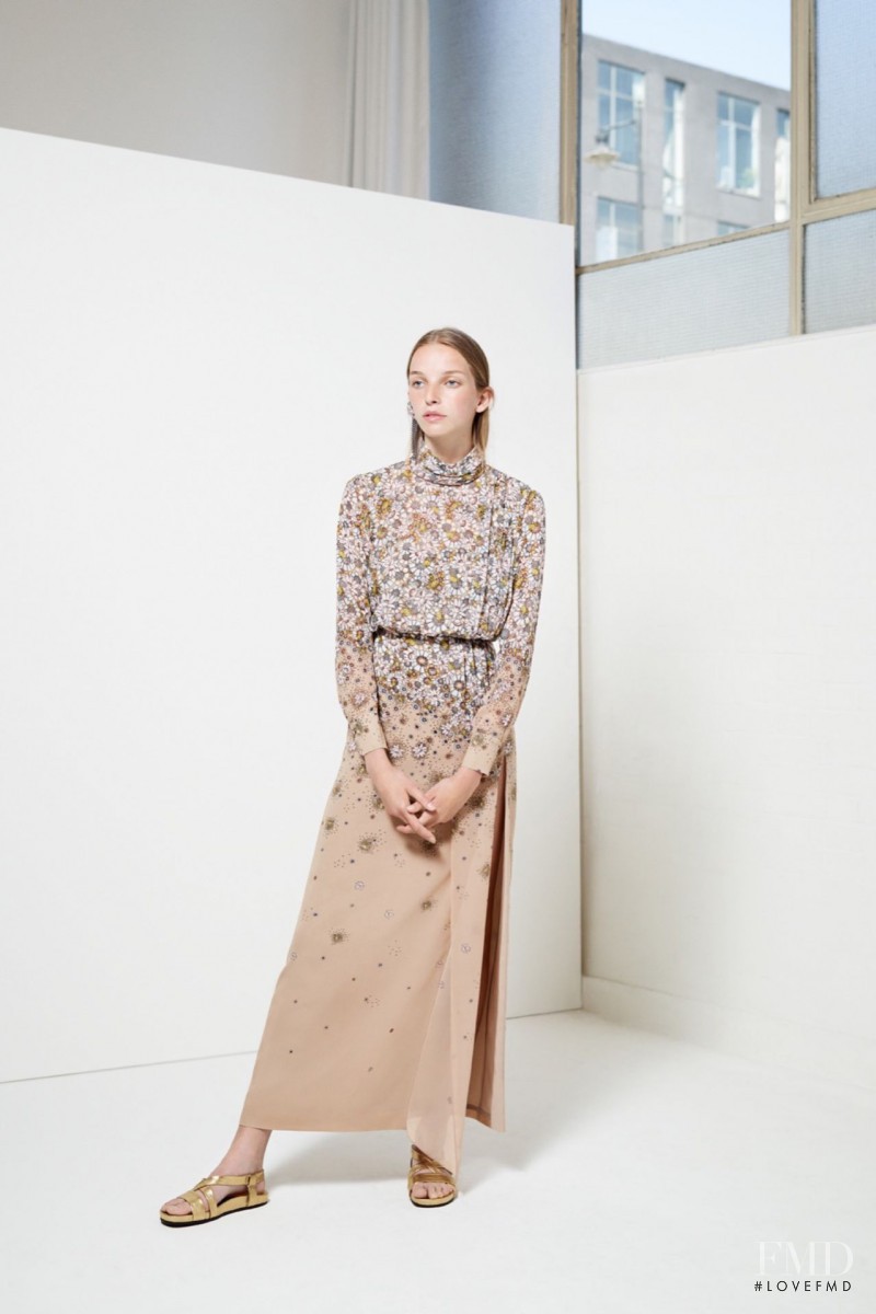 Jamilla Hoogenboom featured in  the Topshop fashion show for Resort 2016