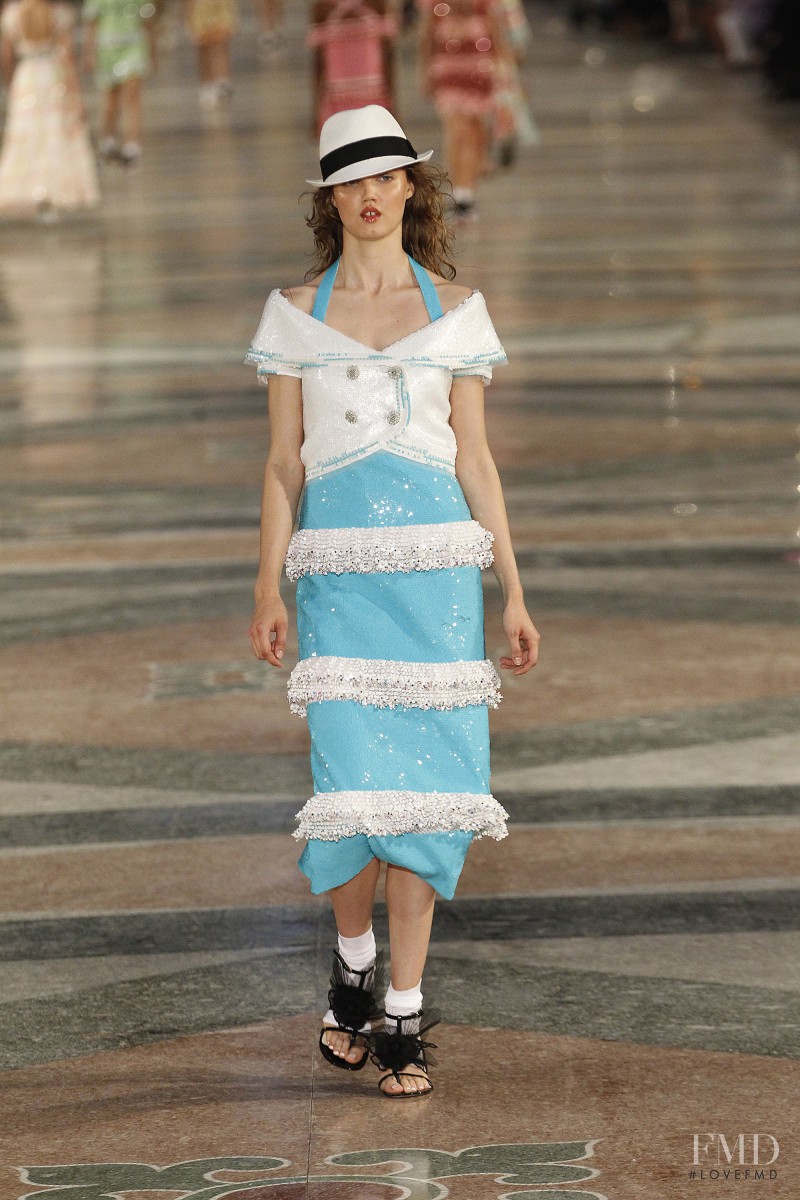 Lindsey Wixson featured in  the Chanel fashion show for Cruise 2017