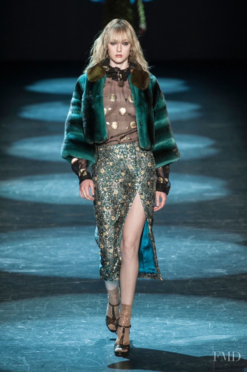 Monique Lhuillier fashion show for Autumn/Winter 2016