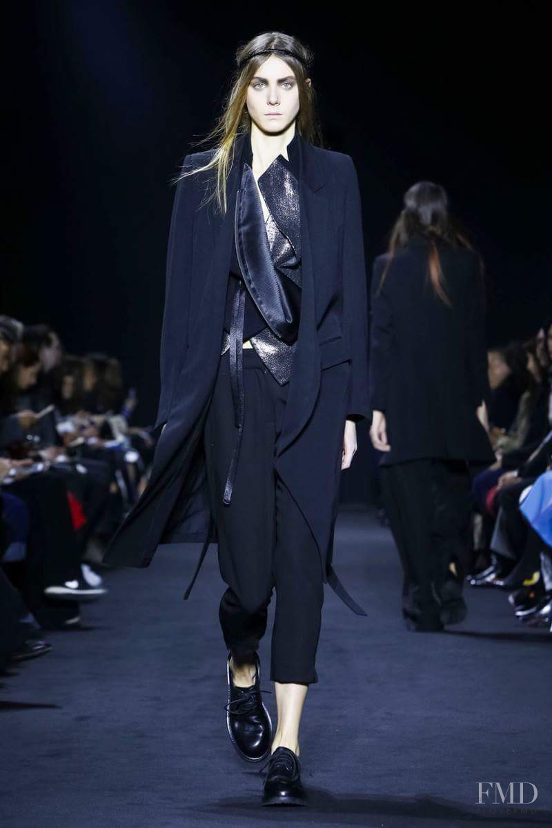 Ann Demeulemeester fashion show for Autumn/Winter 2016