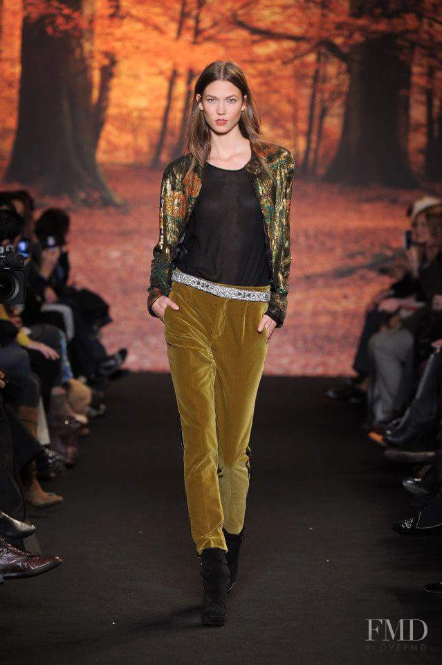 Karlie Kloss featured in  the Paul et Joe fashion show for Autumn/Winter 2012