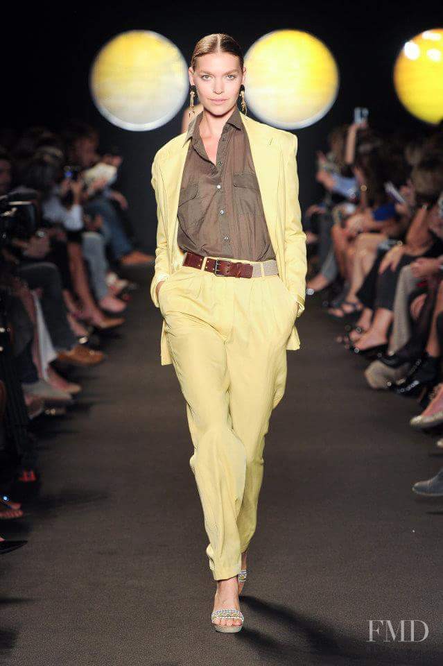 Arizona Muse featured in  the Paul et Joe fashion show for Spring/Summer 2012