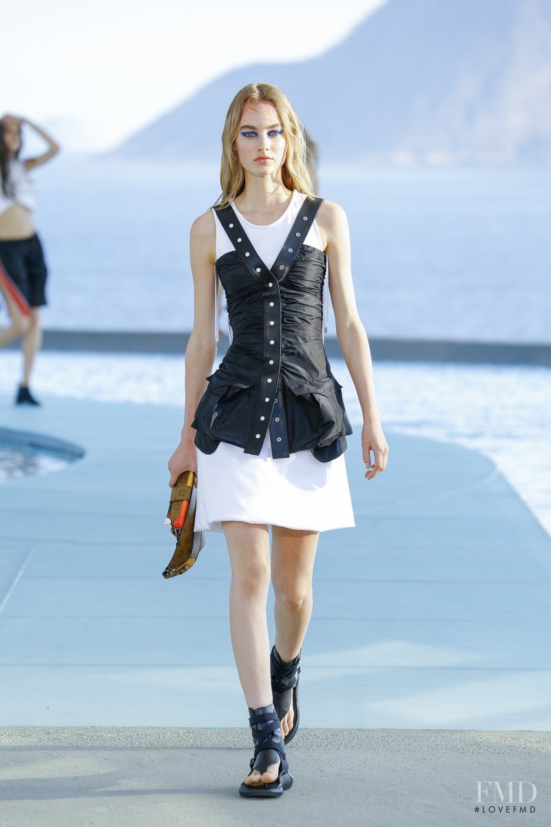 Maartje Verhoef featured in  the Louis Vuitton fashion show for Cruise 2017