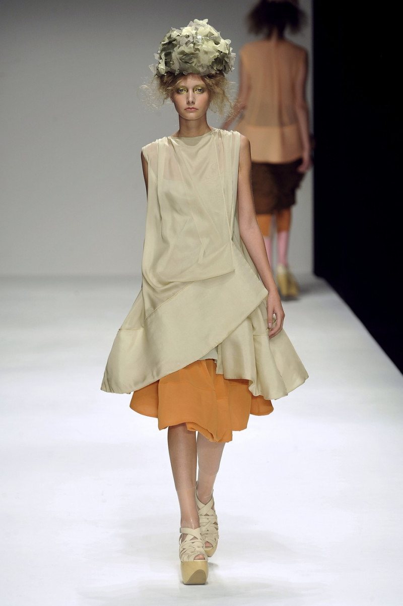 John Rocha fashion show for Spring/Summer 2010