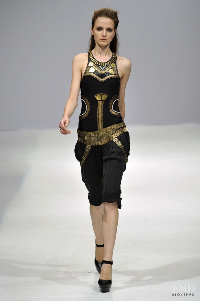 Sass & Bide fashion show for Spring/Summer 2010