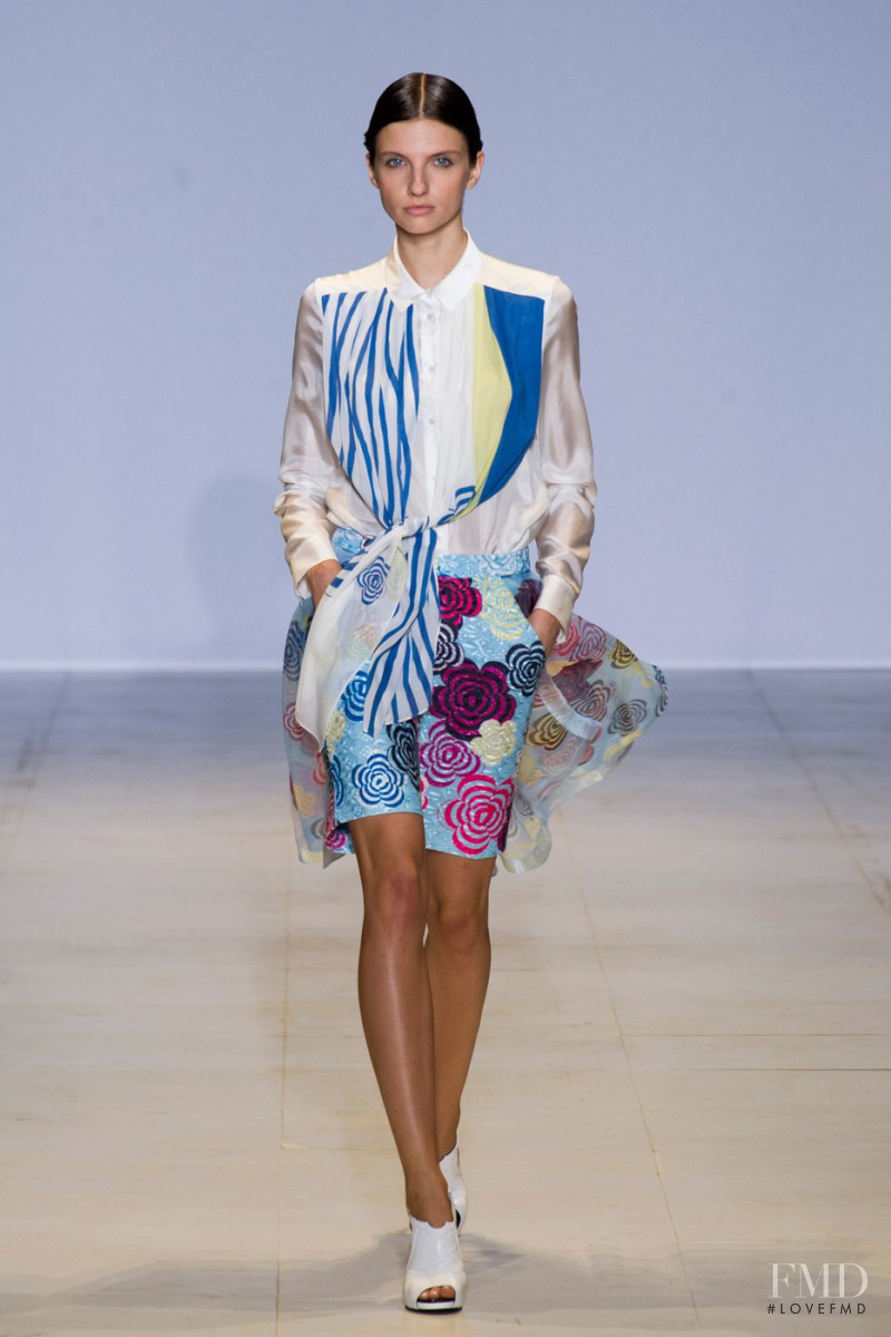 Lie Sang Bong fashion show for Spring/Summer 2014