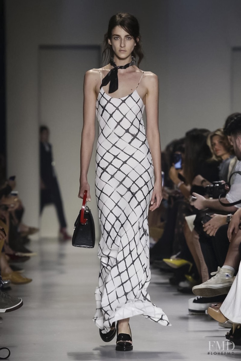 Cristina Herrmann featured in  the Vitorino Camposs fashion show for Spring/Summer 2016