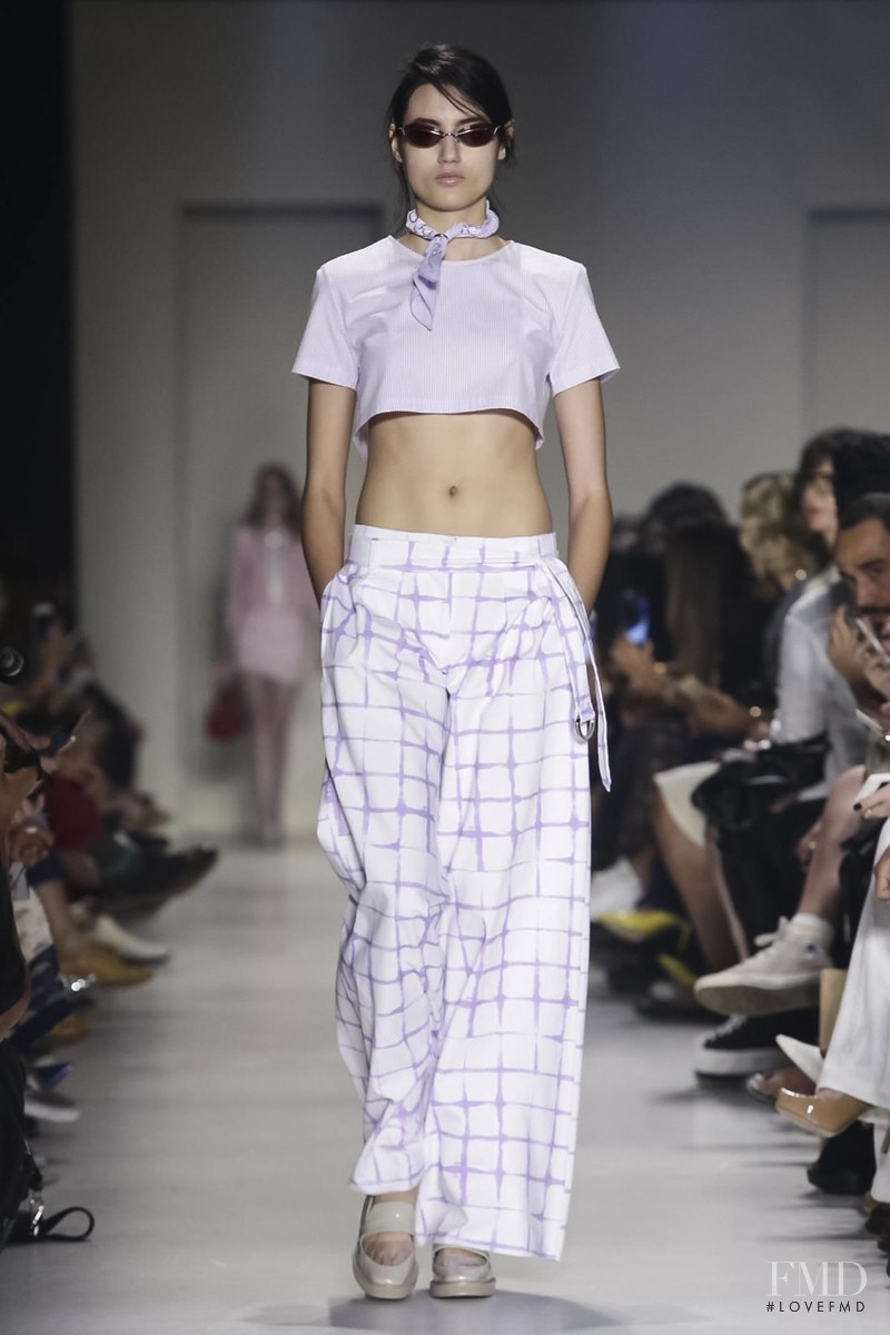 Bruna Ludtke featured in  the Vitorino Camposs fashion show for Spring/Summer 2016