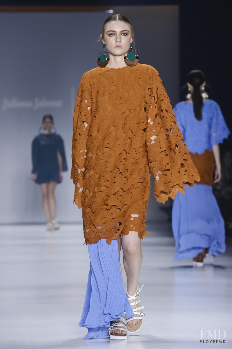 Juliana Jabour fashion show for Spring/Summer 2016