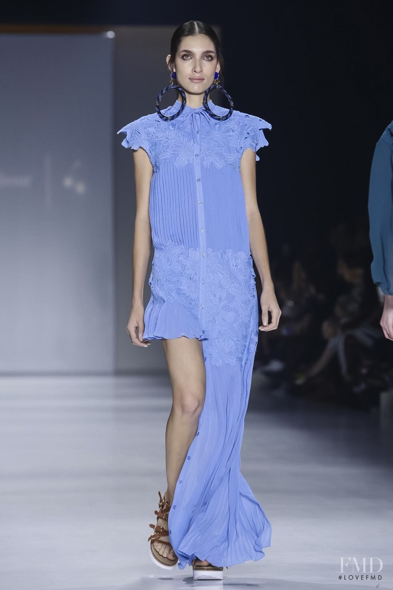 Juliana Jabour fashion show for Spring/Summer 2016