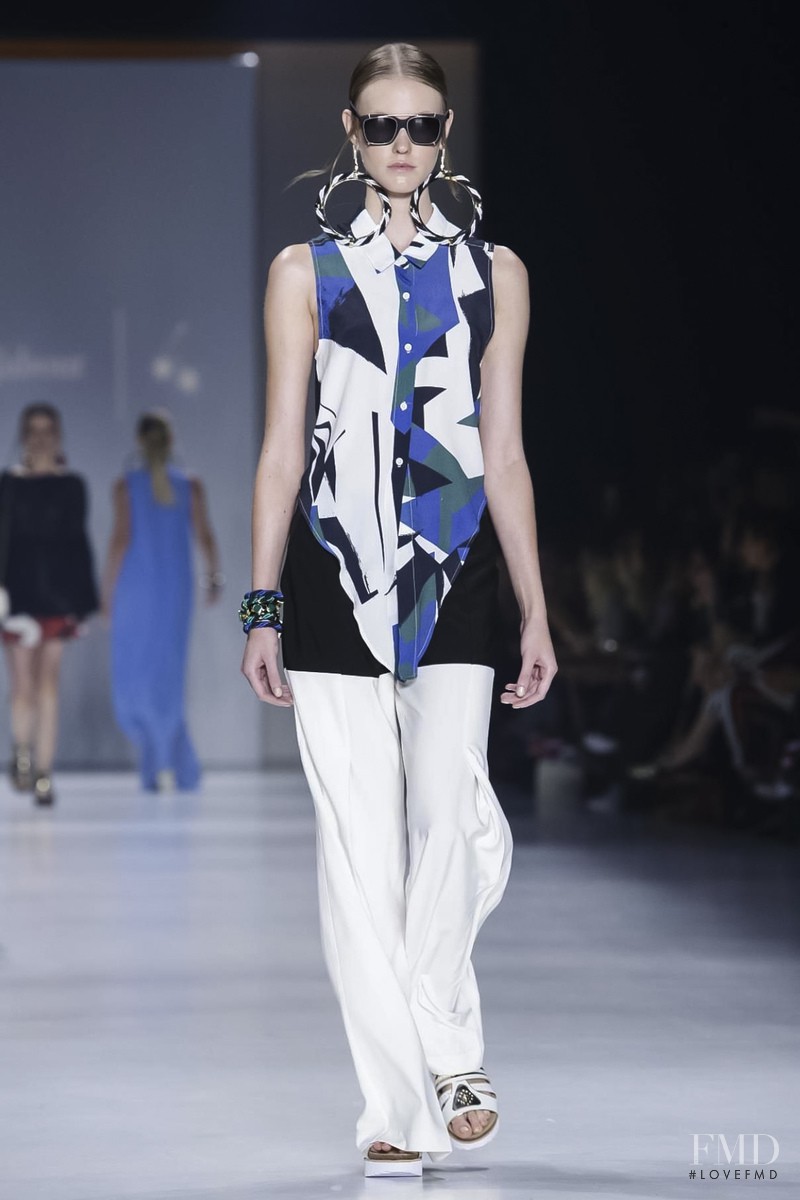 Juliana Jabour fashion show for Spring/Summer 2016