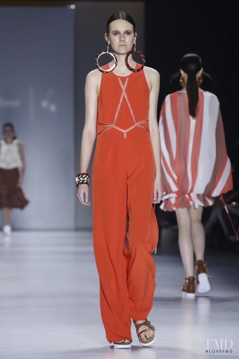 Juliana Jabour fashion show for Spring/Summer 2016