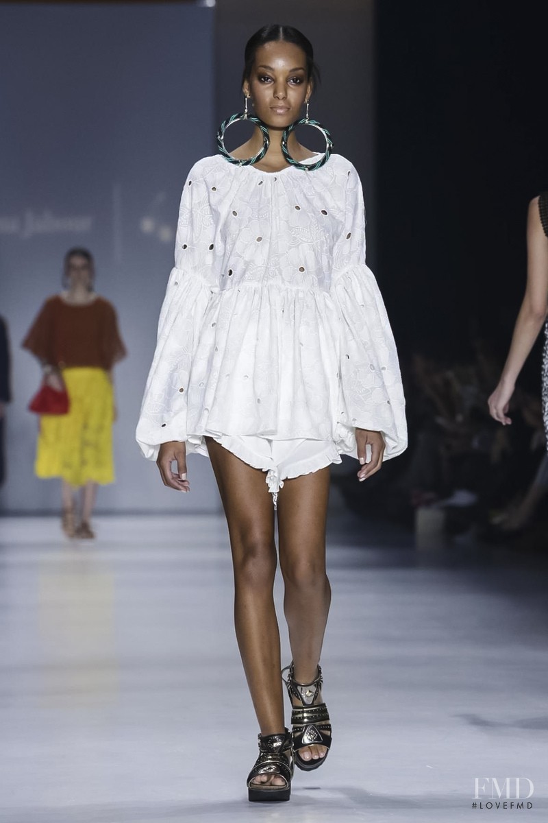 Juliana Jabour fashion show for Spring/Summer 2016