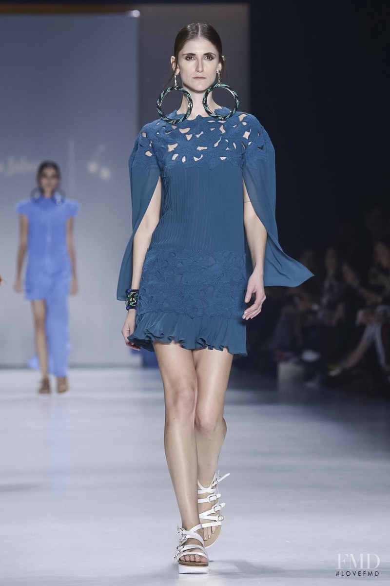 Juliana Jabour fashion show for Spring/Summer 2016