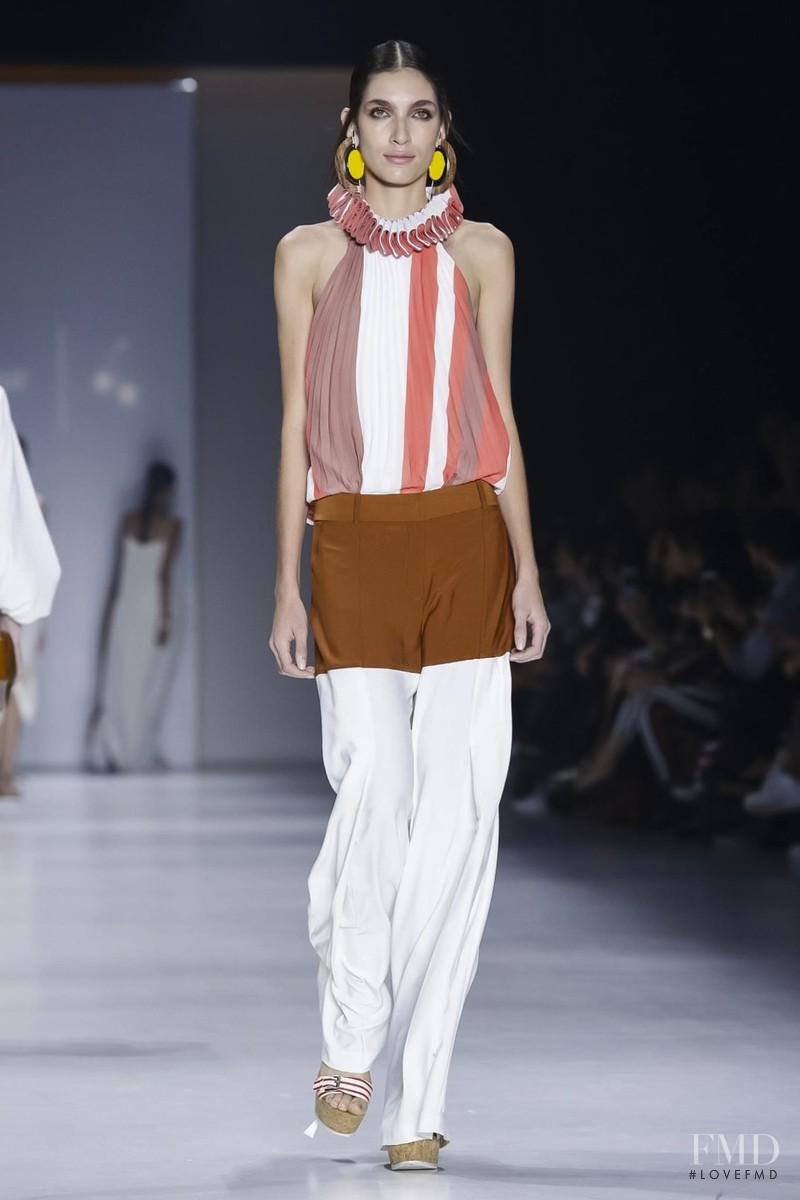 Juliana Jabour fashion show for Spring/Summer 2016