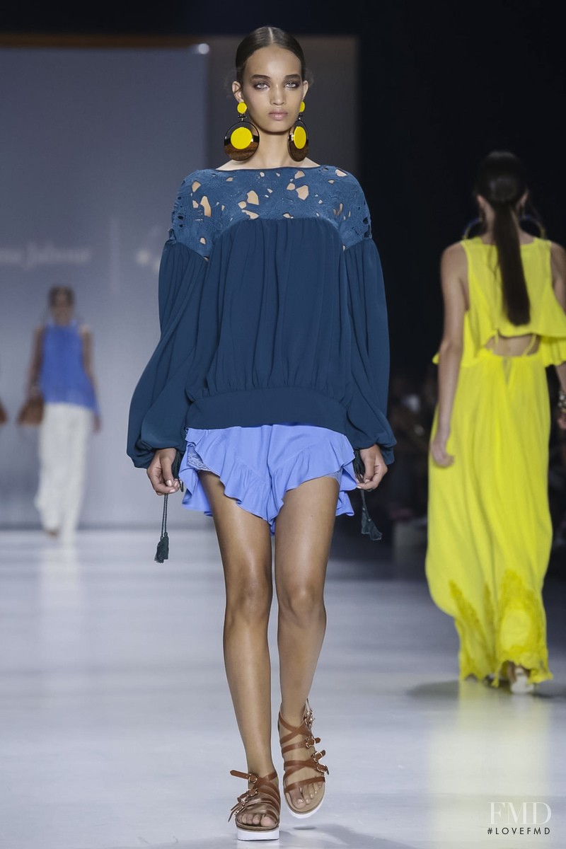 Ellen Rosa featured in  the Juliana Jabour fashion show for Spring/Summer 2016