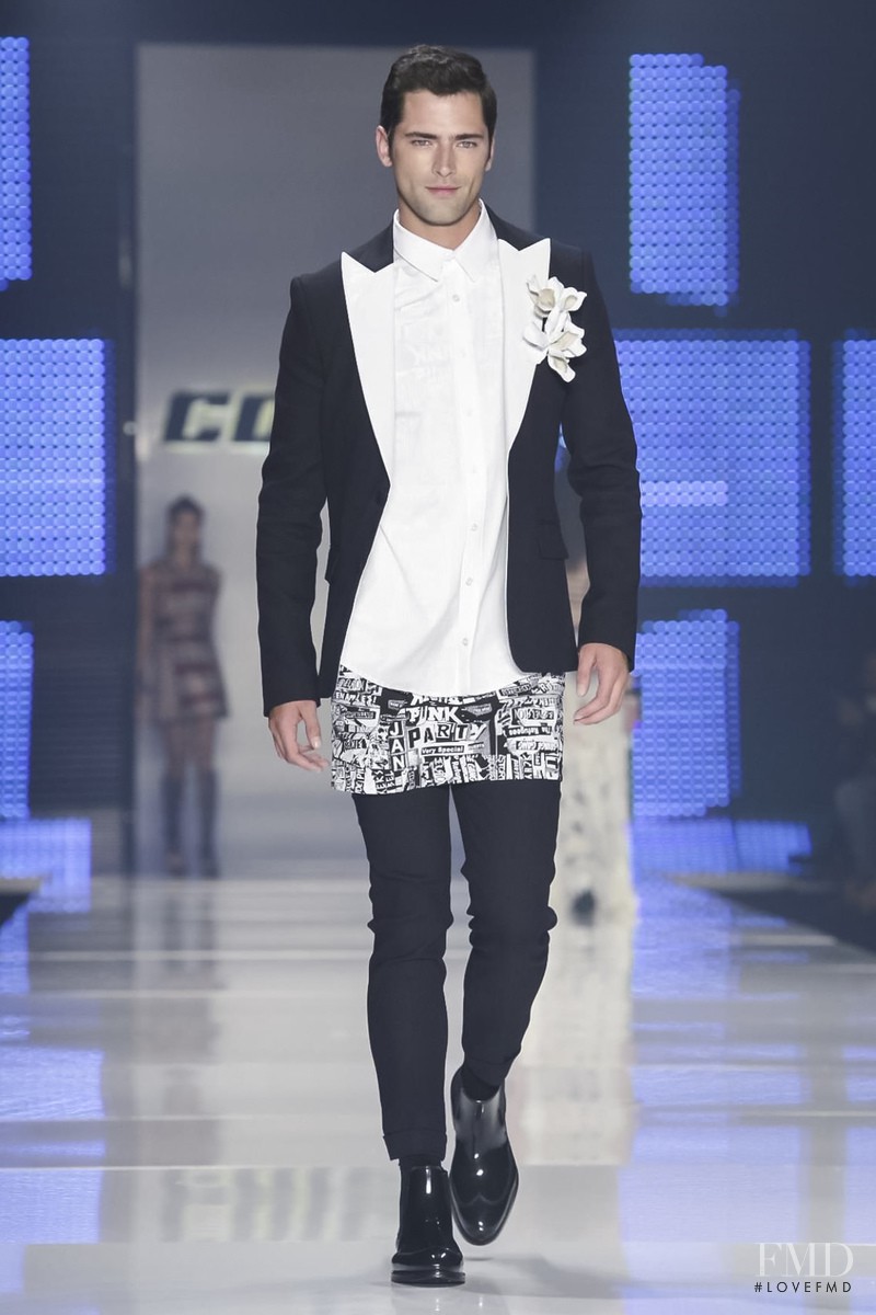 Colcci fashion show for Spring/Summer 2016