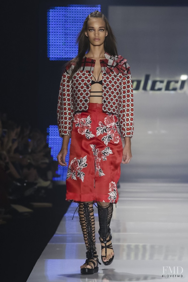 Ellen Rosa featured in  the Colcci fashion show for Spring/Summer 2016
