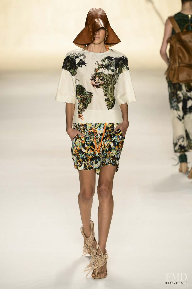 Rebecca Gobbi featured in  the Cantï¿½o fashion show for Spring/Summer 2014