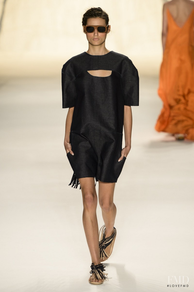 Bruna Ludtke featured in  the Cantï¿½o fashion show for Spring/Summer 2014