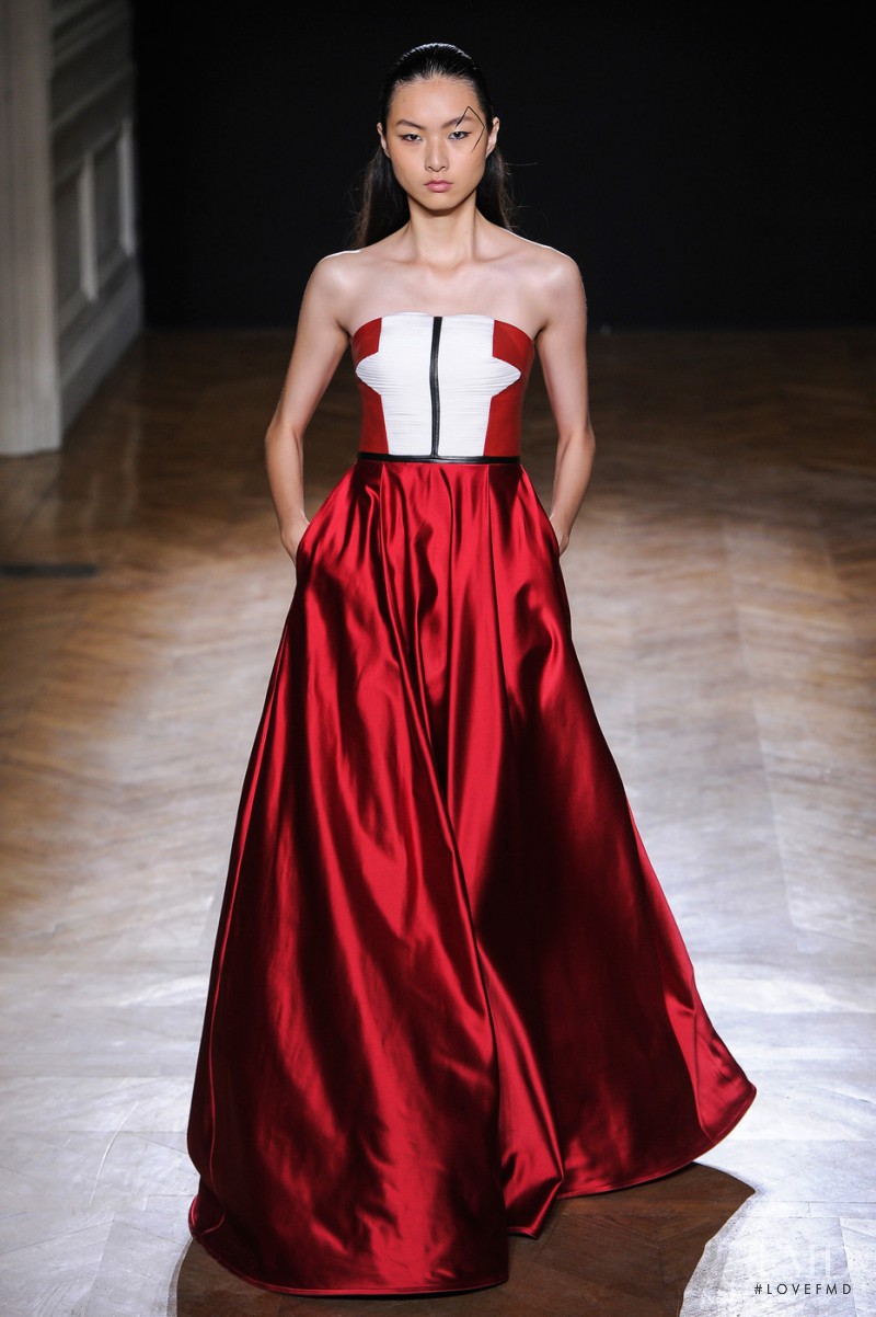 Ling Yue Zhang featured in  the Didit Hediprasetyo fashion show for Autumn/Winter 2015
