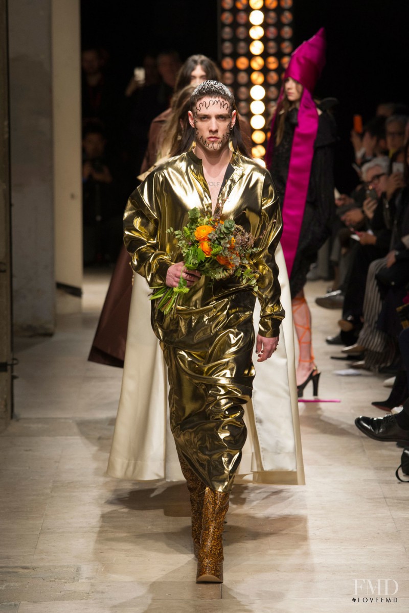 Vivienne Westwood Gold Label by Andreas Kronthaler fashion show for Autumn/Winter 2016