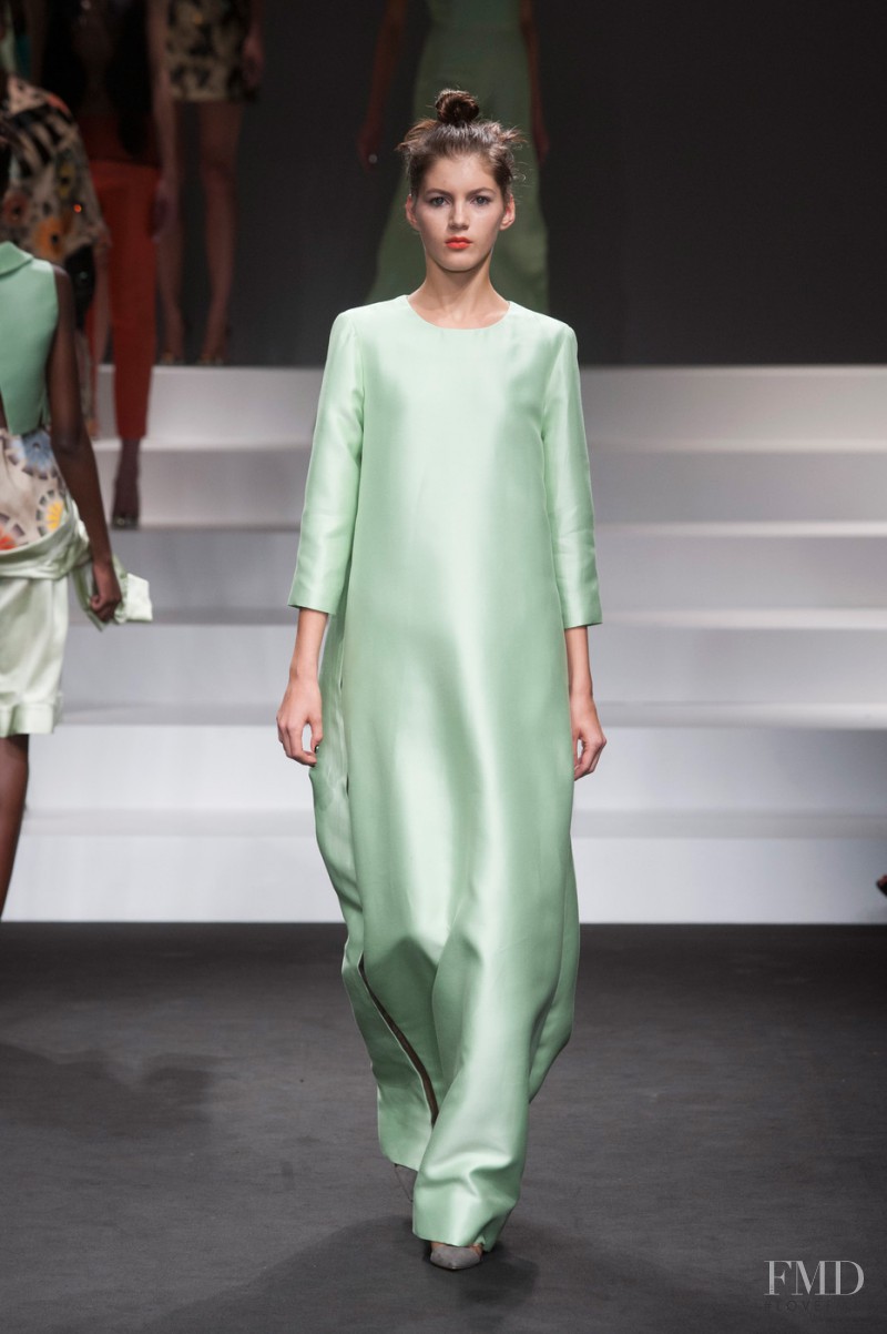 Valery Kaufman featured in  the Jo No Fui fashion show for Spring/Summer 2014