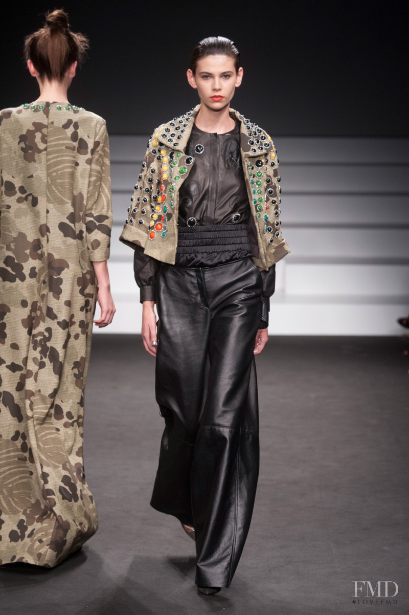 Amra Cerkezovic featured in  the Jo No Fui fashion show for Spring/Summer 2014