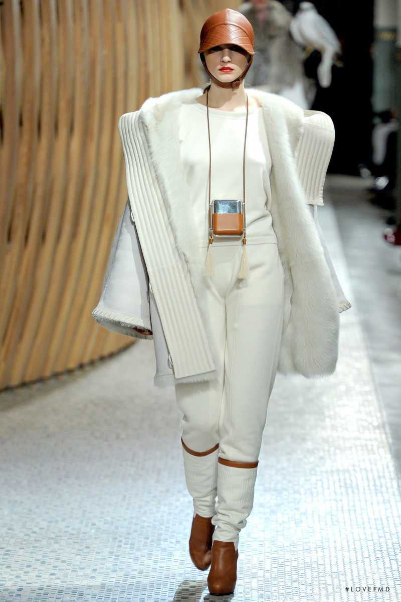 Caterina Ravaglia featured in  the Hermès fashion show for Autumn/Winter 2011